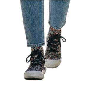 NWOT SO Black Floral High-Top Sneakers